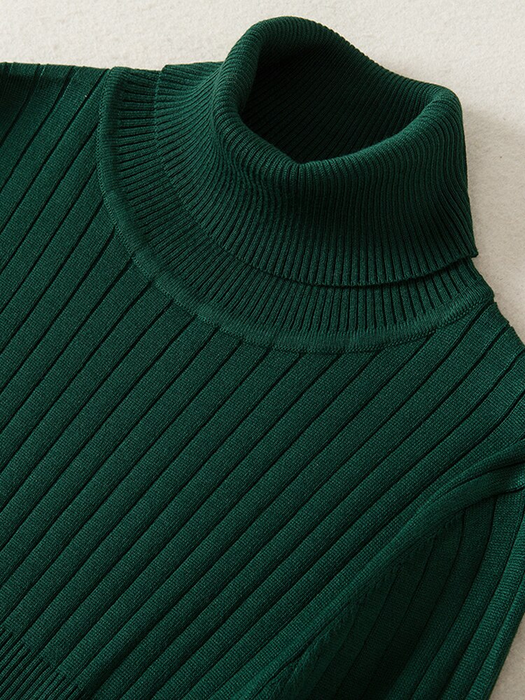 Kate Middleton Dark Forest Green Turtleneck Sweater and Pleated Midi Skirt Outfit